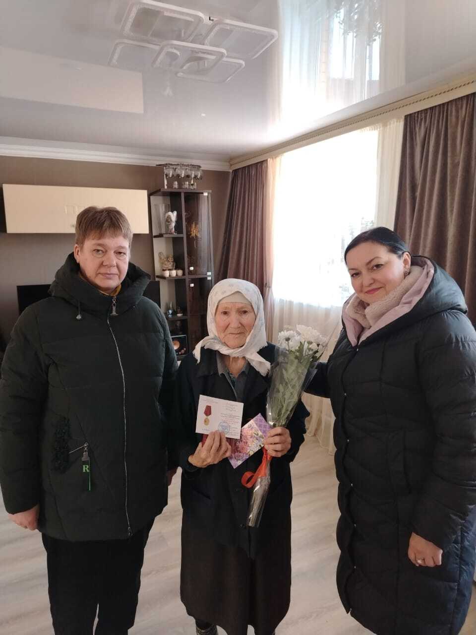 🎖Труженицам тыла из села Дьяконово были вручены юбилейные медали в честь 80-летия Победы в Великой Отечественной войне.